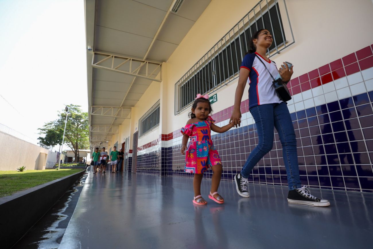 Profissionais se preparam para a volta às aulas na rede estadual