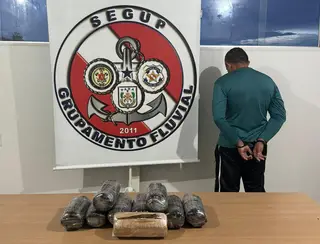 Com ajuda de cão farejador, polícia apreende drogas e prende homem por tráfico no Pará