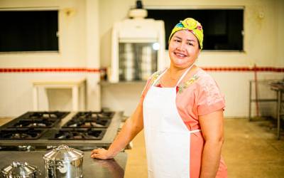 Projeto de coletivo feminino realiza oficinas gratuitas e feira gastronômica 