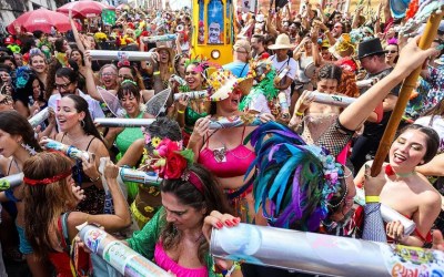 Saiba como se prevenir de doenças transmitidas pelo contato e aglomerações durante a folia